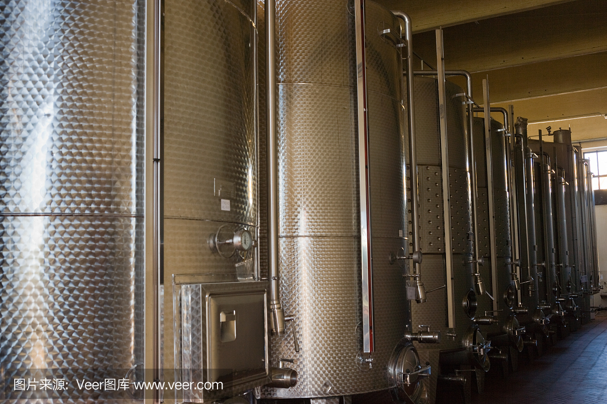 酒廠用不銹鋼儲(chǔ)罐