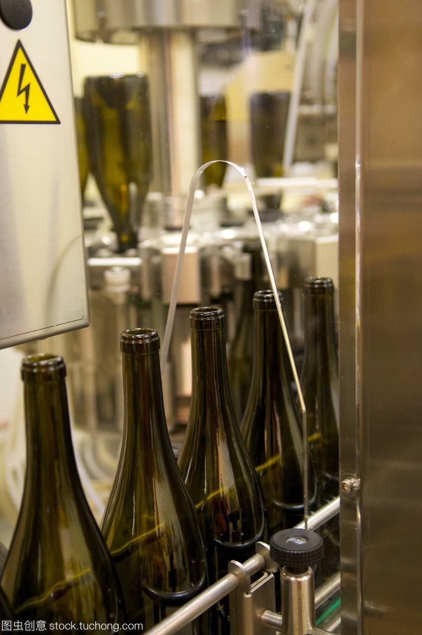 夏布利葡萄酒裝瓶的葡萄園Vocoret酒廠。